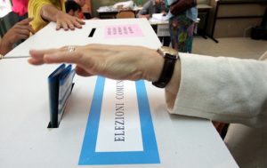 Comunali Sicilia, si vota in 5 comuni per i ballottaggi. Urne aperte fino alle 23