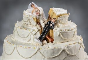 Assegno divorzio non sarà più a vita: stop con nuova convivenza, anche non registrata