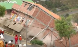 Bolivia, frana a La Paz: 46 case sbriciolate nel fiume di terra VIDEO