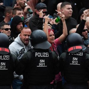 Germania, allarme servizi segreti: neonazisti si addestrano e si armano per insurrezione. E non è un film