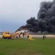 Mosca, aereo atterra in fiamme: palla di fuoco sulla pista. Almeno 13 morti VIDEO 03