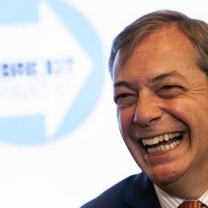Brexit party a valanga nei sondaggi. Il partito di Nigel Farage al 34%, più della somma Labour-Tories
