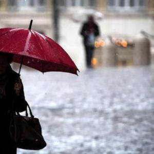 Meteo, weekend di pioggia in tutta Italia. E farà pure freddo...