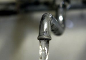 Cancro alla vescica per quattro professori: dai rubinetti della scuola usciva acqua blu