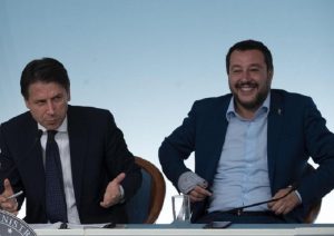 Salvini stavolta molla e abbozza. Conte licenzia Siri, ma non per etica
