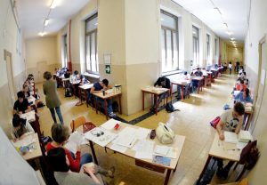 Scuola, 160 euro al mese di aumento per i presidi. Il ministro Bongiorno firma