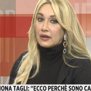 Pomeriggio 5, Simona Tagli : "Sono casta da dieci anni". Flavia Vento furiosa: "Mi copi"