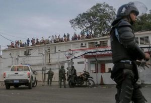 Venezuela, rivolta in carcere: almeno 30 morti