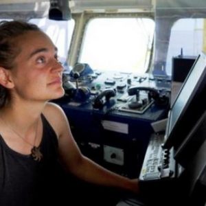 Sea Watch, cosa dice la legge, cosa rischia Carola Rackete: un avvocato spiega