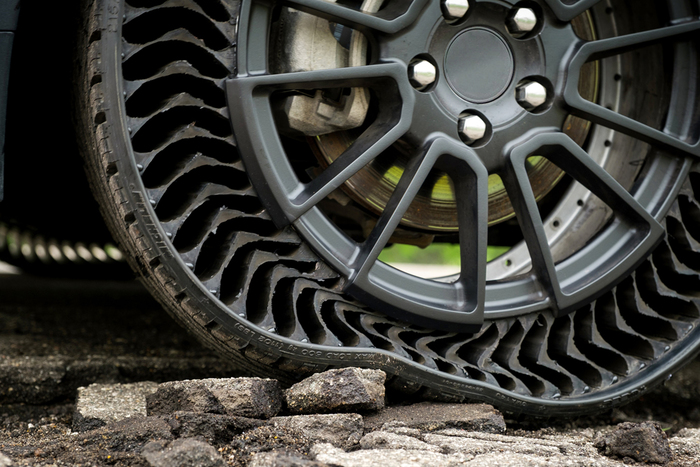  Michelin presenta gli pneumatici senza aria3