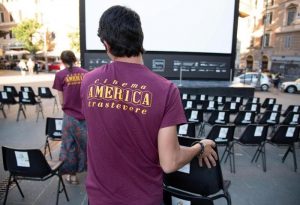Cinema America, aggredita anche la ex del leader Valerio Carocci: gli squadristi sfidano anche lo Stato