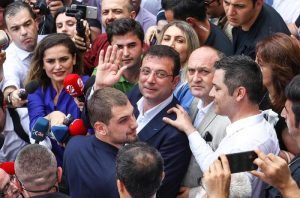 Turchia, Imamoglu nuovo sindaco di Istanbul: sconfitto (di nuovo) il candidato di Erdogan
