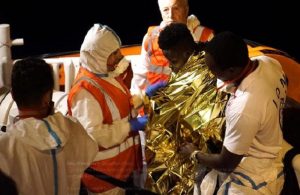 Sea Watch, Francia: "Italia rende tutto così isterico". Germania: "Chi salva vite non è un criminale"