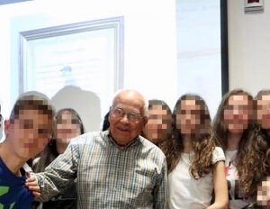 'Nonno Felicino' Salvatore Piredda, supera l'esame di terza media a 98 anni