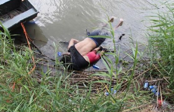 Messico, padre e figlia migranti annegano nel Rio Grande FOTO. Come Aylan in Turchia