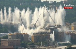 Ponte Morandi: demolizione perfetta con esplosivo, ricostruzione già pericolante per promesse e astio