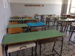 Napoli: prof arrestato per abusi su studentesse si uccide con un colpo di pistola