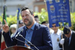 Salvini attacca giudici di Firenze: Sono pro-immigrati, si astengano