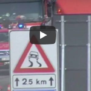 Trieste, incidente in autostrada: cisterna prende fuoco, traffico in tilt
