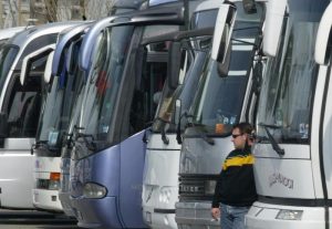 Treviso, autista bus abbandona comitiva di ragazzini in autostrada per andare a dormire in hotel