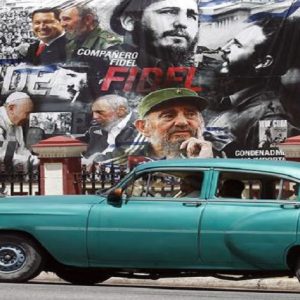 Fidel Castro in un manifesto a L'Avana (foto Ansa)