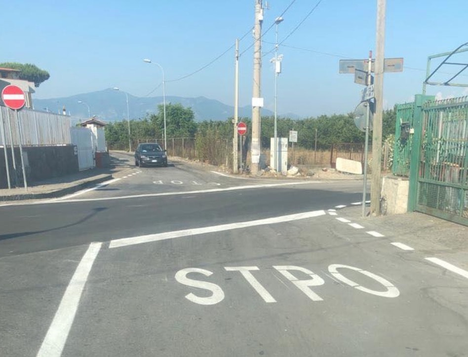 Boscoreale (Napoli), errore nella segnaletica: lo Stop diventa Stpo FOTO