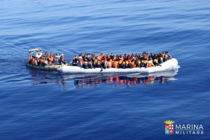 Migranti, naufragio davanti la Libia