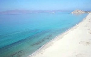 Una spiaggia a Naxos, in Grecia