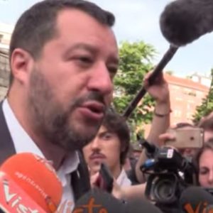 Salvini: "Spiace per la sinistra. E' passata da Berlinguer a Carola Rackete" VIDEO