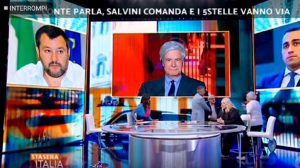 YOUTUBE Vittorio Sgarbi e Giampiero Mughini: a Stasera Italia prima insulti, sediate e poi mani addosso