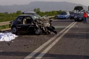 Incidente stradale a Trebisacce: un morto e cinque feriti