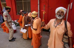 India: appello a lasciare la regione, 20mila turisti in fuga