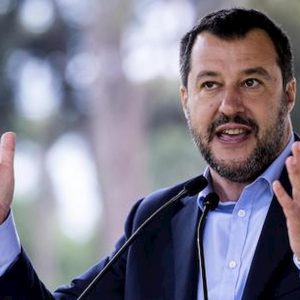 Lega attenzione, Salvini suona Vincerò! note di morte e jella