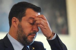 Salvini, scaricato anche dai sovranisti, da pugile a sparring partner che prende le botte