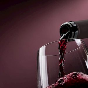 Vino rosso fa bene alla flora batterica dell'intestino, se bevuto con moderazione
