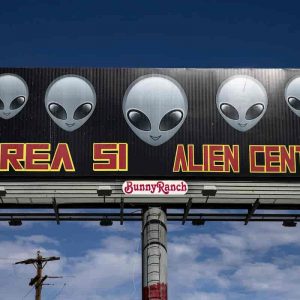 Area 51, niente invasione a Rachel: troppi cacciatori di Ufo, rischio "disastro umanitario"