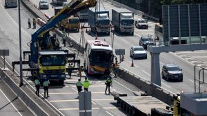 Cina, schianto bus contro camion: almeno 36 morti e 36 feriti