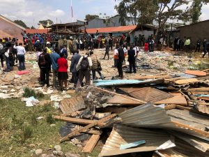 Le macerie della scuola crollata a Nairobi