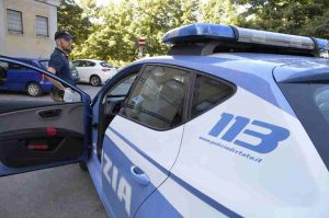 Pisa: rom bosniaco picchiava figlie che non volevano sposare i cugini. Arrestato col Codice Rosso