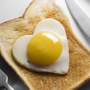 Uovo, alimento "magico" per tutti: ricco di proteine, costa poco, facile da cucinare