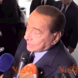 Berlusconi: "Il Ppe potrebbe allearsi con Matteo Renzi". Ma intendeva Salvini VIDEO