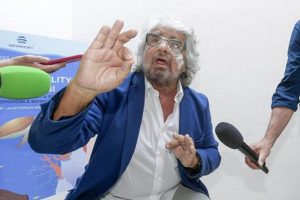 Elezioni Umbria, M5s perde la testa sui social. Grillo cancella il tweet, Giarrusso insulta i suoi