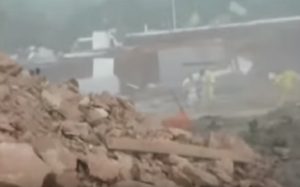 YOUTUBE Tornado a Ibiza: distrutti resort di lusso, auto spazzate via