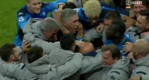 Insigne Ancelotti Salisburgo Napoli abbraccio dopo gol decisivo in Champions