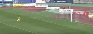 portiere giapponese incassa due gol da centrocampo in due minuti video YouTube