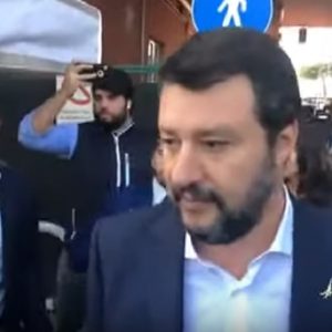 Salvini, blitz all'impianto rifiuti di Rocca Cencia: l'Ama non lo fa entrare VIDEO
