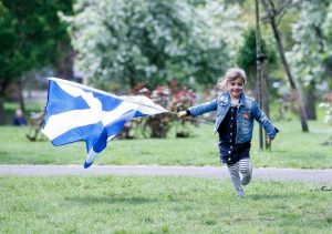 Scozia, schiaffi ai figli messi al bando per legge