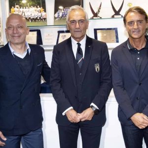 Gianluca Vialli e la FOTO con Roberto Mancini: senza sopracciglia e pizzetto per la chemio