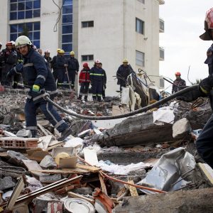 Terremoto in Albania, trovati morti abbracciati una madre con i suoi tre figli