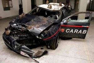 Policoro (Matera): fugge dal posto di blocco e muore schiantandosi con un'auto dei carabinieri